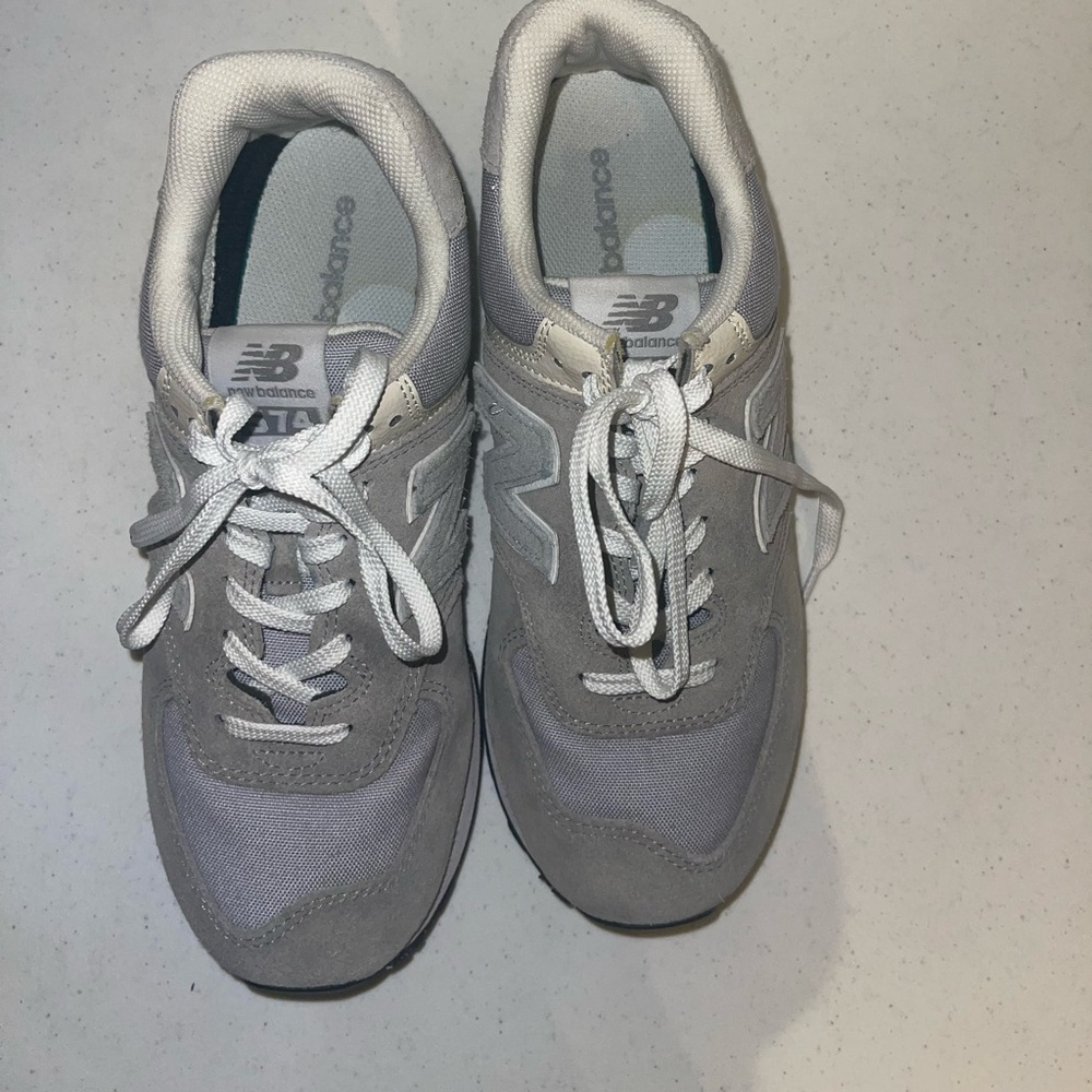 New balance shoes